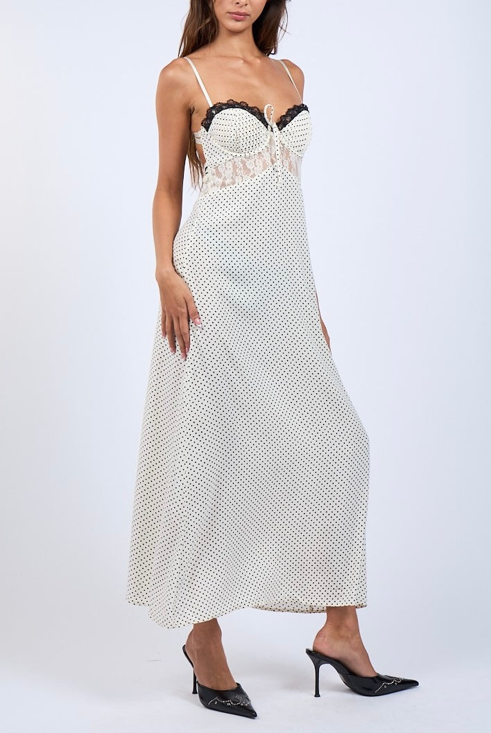 Lace in the Louvre Midi