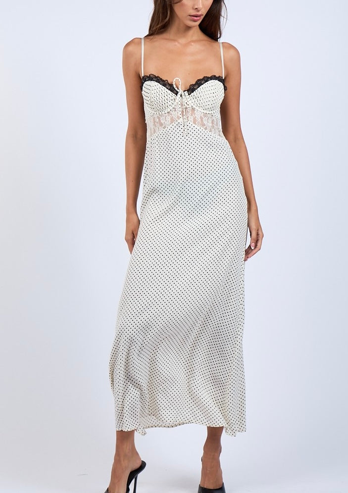 Lace in the Louvre Midi